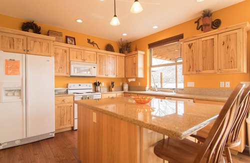Prineville House | Lake House with Private Dock-Sleeps 8