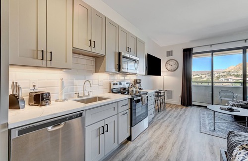 Lake Las Vegas Condo | Lake Las Vegas Studio with Serene Views