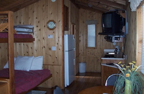Oregon House Resort | Lake of the Springs Camping Resort Cabin 1