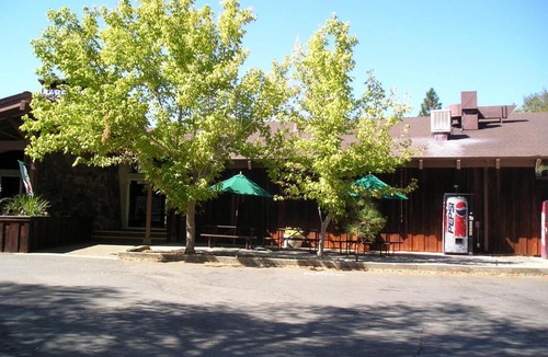 Oregon House Resort | Lake of the Springs Camping Resort Cabin 2
