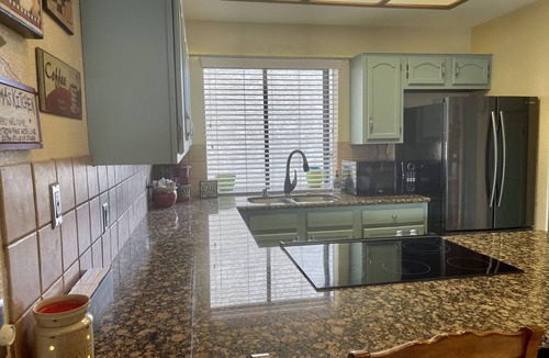 Lake Biltmore Village Condo | ❤️LAKE-STYLE Bliss❤️ Serene condo with lake views, and modern amenities.