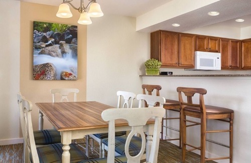 Elk Point Resort | Lake Tahoe | Alpine Group Retreat | Pool + Lake | 3BR Sleeps 8