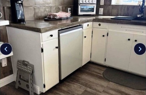 Wofford Heights House | Lake View 4BR | Sleeps 12 | Studio + Views