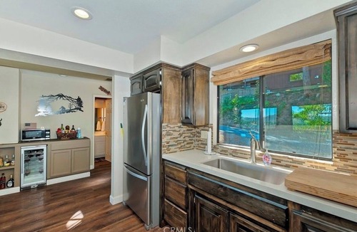 Crestline Cabin | Lake View Cozy Bear Cabin - Adorable Crestline Relaxing Getaway