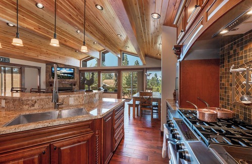 Zephyr Cove House | Lake View Stylish Timber House - South Lake Tahoe. Nevada