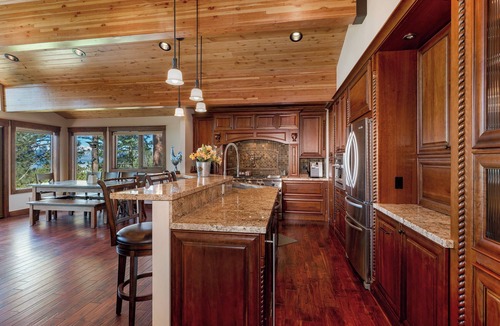 Zephyr Cove House | Lake View Stylish Timber House - South Lake Tahoe. Nevada