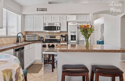 Desert Sands Golf Country House | Lake views + beautiful & serene East Valley home - Mesa Superstition Springs PHX