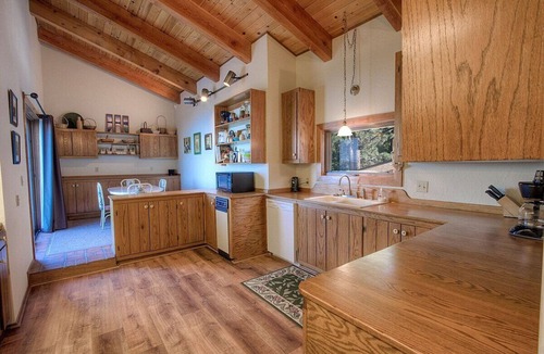 Glenbrook House | Lake Views | Sauna | Game Room | BBQ | Bar