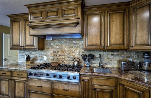Lakehead House | Lakefront, 3300 Square Feet, 4 Bedrooms, Sleeps 12 - Shasta Lakeshore Retreat 20