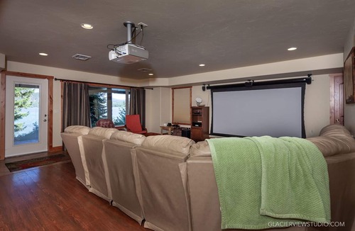 Marion Cabin | Lakefront Luxury Lodge HOT TUB, WATERSLIDE
