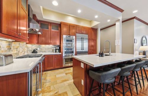 Sierra Shores Condo | Lakefront Modern Luxury w/Hot Tub, Fireplace, PEAK SS1