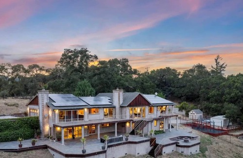 Woodside House | Lakefront Redwood Retreat 15 Minutes from Stanford