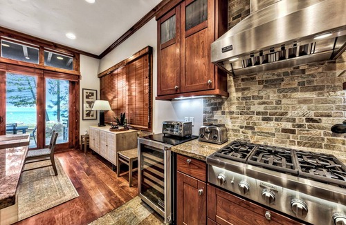 Sierra Shores Condo | Lakefront Villa w/luxury ammenities near Heavenly | SS5