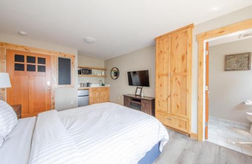 Kings Beach Apartment | Lakeside Hotel room #6 in Kings Beach
