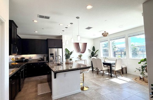 Lathrop House | Lakeside house in River Islands