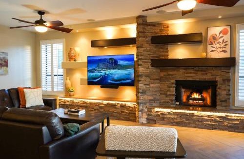 Crystal Shores House | Lakeside Luxury Val Vista