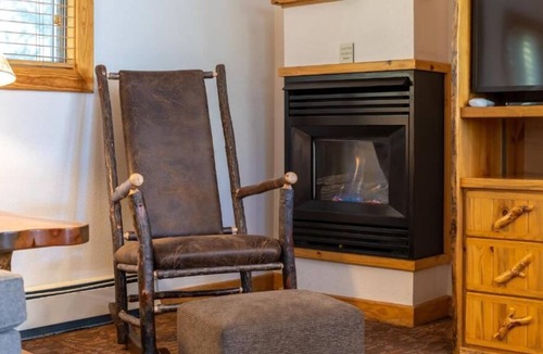 Tahoya Shores Cabin | Lakeside Retreat. PERFECT for friends & family.