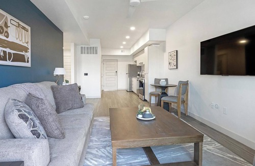North Mountain Apartment | Landing | Beautiful 1BD, Pool, Gym