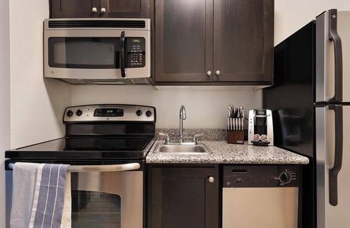 Pearl District Apartment | Landing | Beautiful Studio, Gym, Courtyard