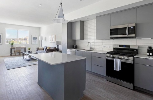 Rhodes Ranch Apartment | Landing | Beautiful 1BD, Courtyard, Gym