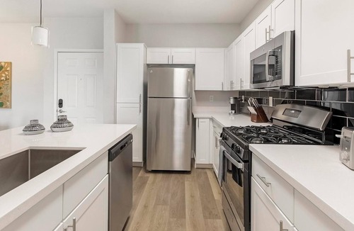 Rhodes Ranch Apartment | Landing | Beautiful 2BD, Clubhouse, Gym