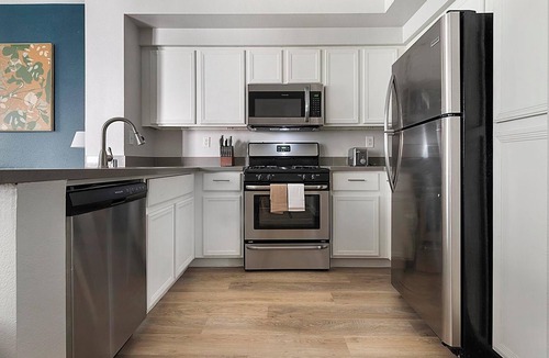 Rhodes Ranch Apartment | Landing | Chic 1BD, Gym, Clubhouse
