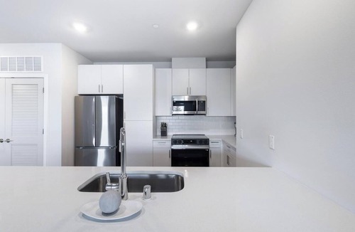Santa Rosa Apartment | Landing | Incredible 2BD, Gym, Courtyard
