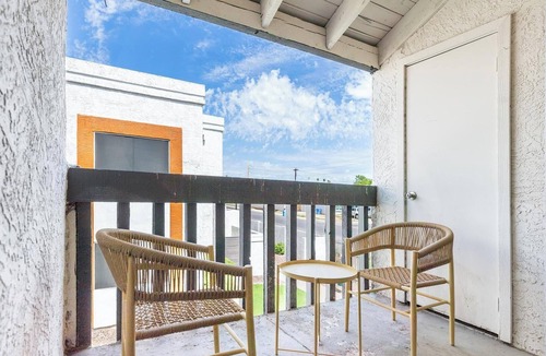 Maryvale Apartment | Landing | Incredible 2BD in Maryvale Village