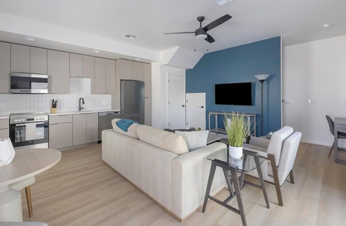 North Mountain Apartment | Landing | Modern 1BD, Clubhouse, Pool