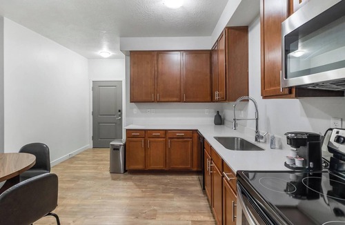 South Salt Lake Apartment | Landing | Modern 1BD, Pool, Gym