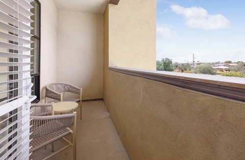 Goodyear Apartment | Landing | Modern 2BD, Clubhouse