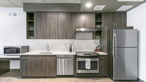 Downtown Tucson Apartment | Landing - Modern Apartment with Amazing Amenities (ID7094X61)