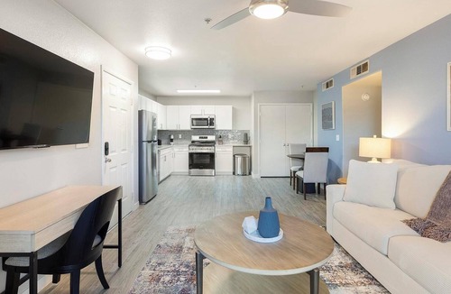 Whitney Apartment | Landing | Spectacular 1BD, Pool, Gym