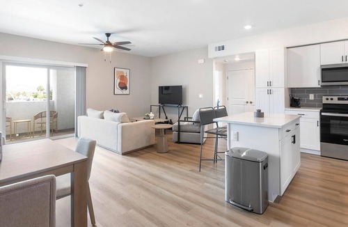 Townsite Apartment | Landing | Spectacular 1BD, Pool, Rooftop Lounge