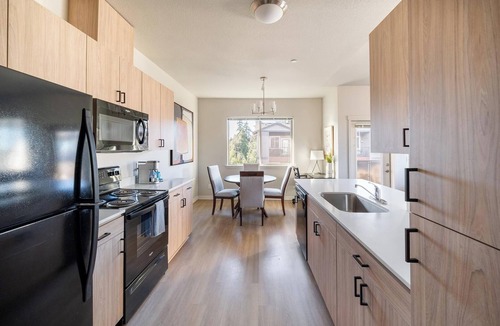 Molalla Apartment | Landing | Spectacular 2BD, Clubhouse, Pool