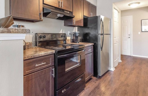Germantown Apartment | Landing | Stunning 1BD, Tennis Court, Pool