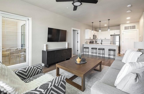 Goodyear Apartment | Landing | Stunning 2BD, Clubhouse