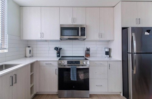 Temecula Apartment | Landing | Stunning 2BD, Game Room, Yoga Studio