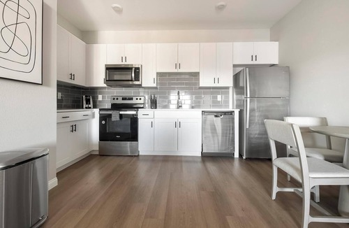 Townsite Apartment | Landing | Stunning 2BD, Pool, Rooftop Lounge