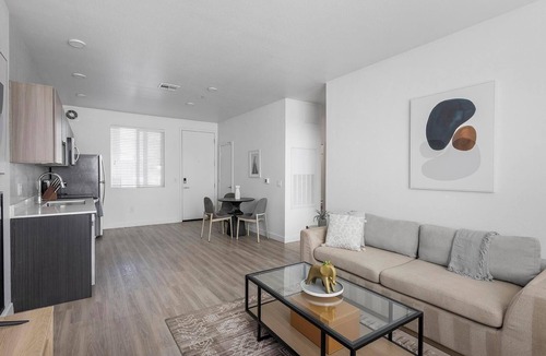 Goodyear Apartment | Landing | Stylish 1BD, Game Room, Yoga Studio