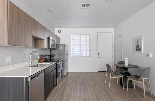 Goodyear Apartment | Landing | Stylish 1BD, Game Room, Yoga Studio