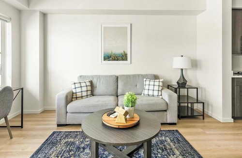 Hayden Island Apartment | Landing | Stylish 1BD, Gym, Clubhouse