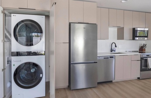 North Mountain Apartment | Landing | Stylish 1BD, Gym, Clubhouse