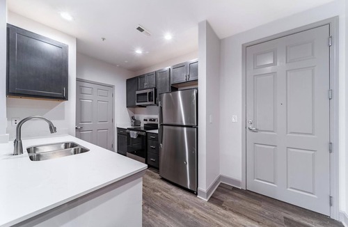 Corryville Apartment | Landing | Stylish 2BD, Pool, Gym