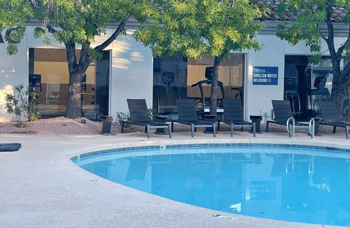 Tempe Condo | Large 1-Bedroom Condo in Gated Comm/Pools