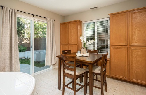 Oak Creek House | Large 5 Bed Home in a Gated Community