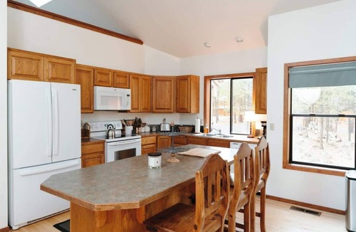 Black Butte Ranch House | Large Black Butte Home With Private Hot Tub