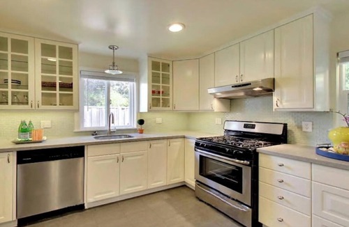 Gold Coast Cottage | Large Cottage Near SF, Beach, Airport w/Backyard