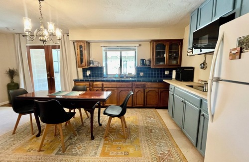 West Sacramento House | Large guesthouse in W. Sacramento with AC, WiFi. 15 Mts to Davis and downtown