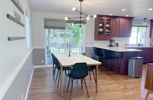 Eugene House | Large Home - 2200 Sq. Ft. - Near Campus - Hot Tub!